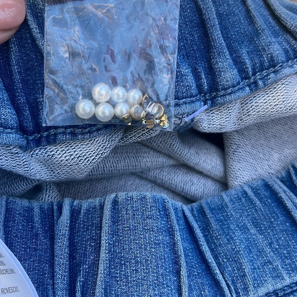 Quacker Factory DreamJeannes Pull-On Slim Leg Pants Pearl Rhinestone Trim SZ MED - Picture 6 of 11